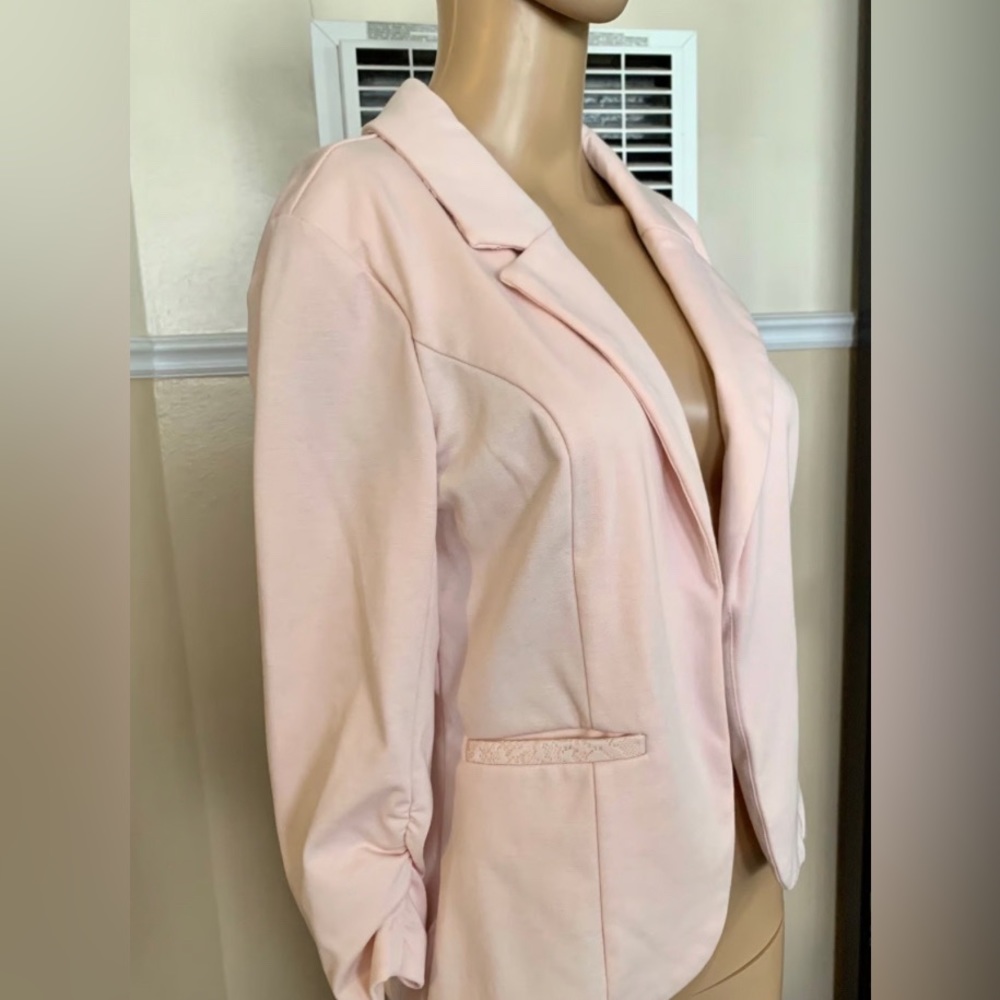 Light pink Candies blazer with lace lining